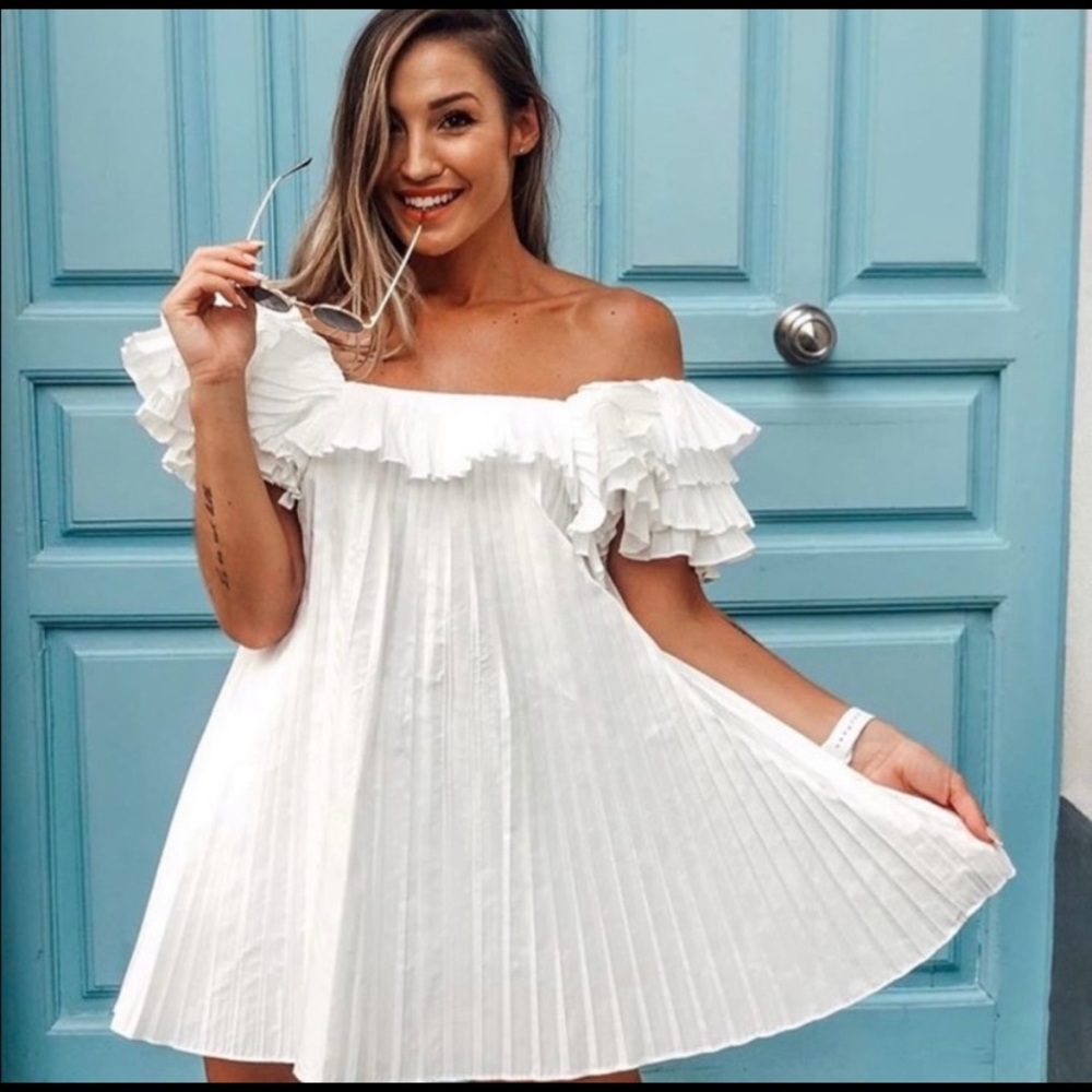 New with tags Zara pleated dress w/ layers